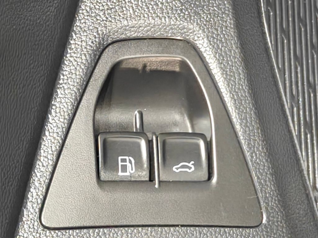 Used 2023 Volkswagen Jetta SE FWD image 41