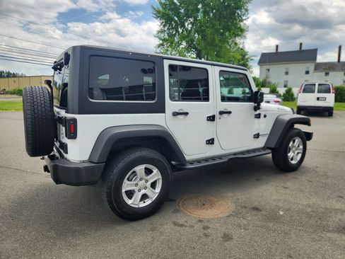 Used 2017 Jeep Wrangler Unlimited Sport AWD/4WD image 16