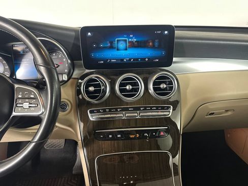 Used 2021 Mercedes-Benz GLC 300 image 30