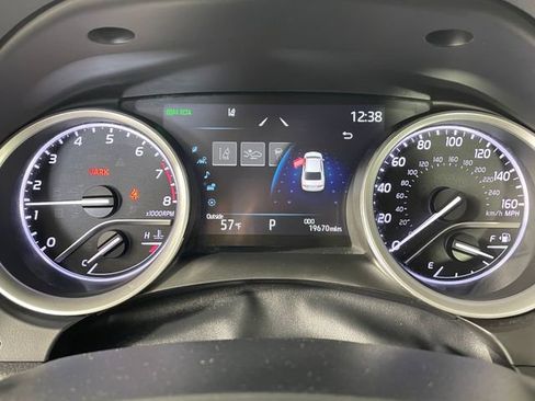 Used 2023 Toyota Camry XLE w/ Navigation Package image 5