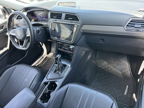 Used 2023 Volkswagen Tiguan SE FWD image 10
