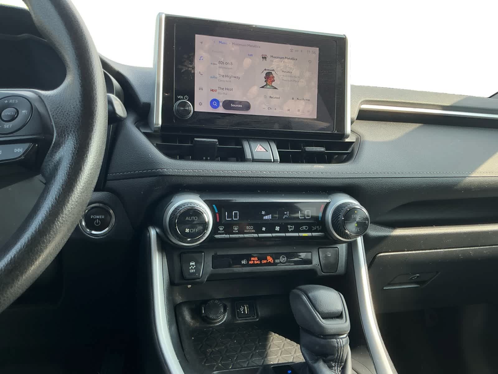 Used 2023 Toyota RAV4 XLE AWD/4WD image 11