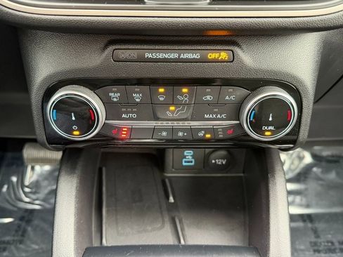 Certified 2022 Ford Escape SEL w/ SEL Stealth AWD Package image 24