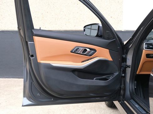 Used 2022 BMW 330i xDrive 330i xDrive Sedan 4D w/ Driving Assistance Package image 19