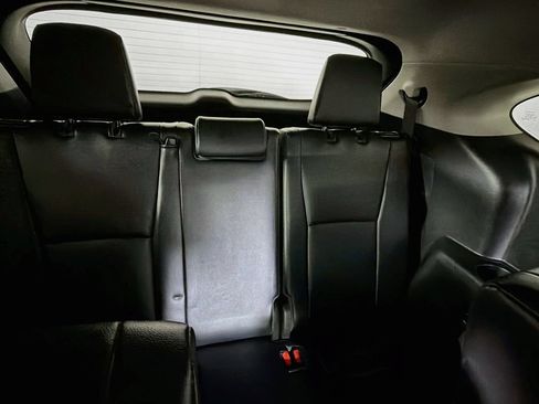 Used 2022 Toyota Highlander XLE AWD/4WD image 24