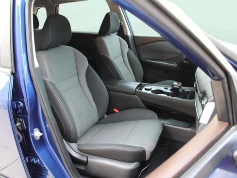 Used 2022 Nissan Rogue SV AWD/4WD image 29