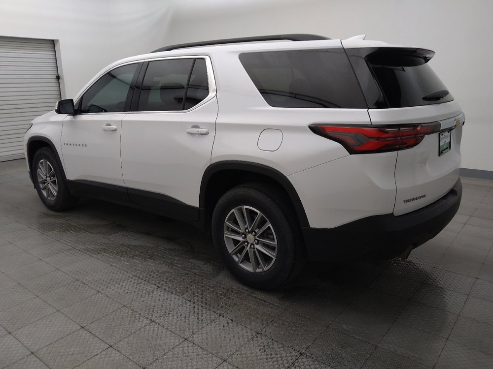 Used 2023 Chevrolet Traverse LT FWD image 3
