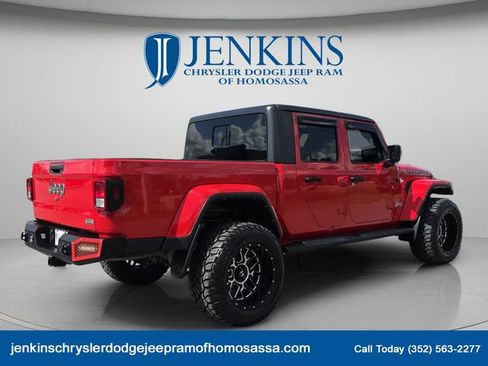 Used 2023 Jeep Gladiator Overland w/ Trailer Tow Package AWD/4WD image 4