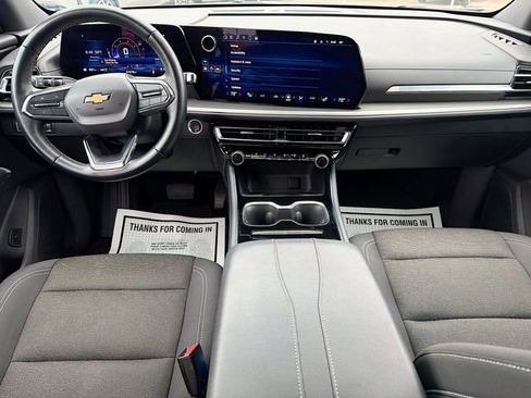 Used 2024 Chevrolet Traverse LT image 18