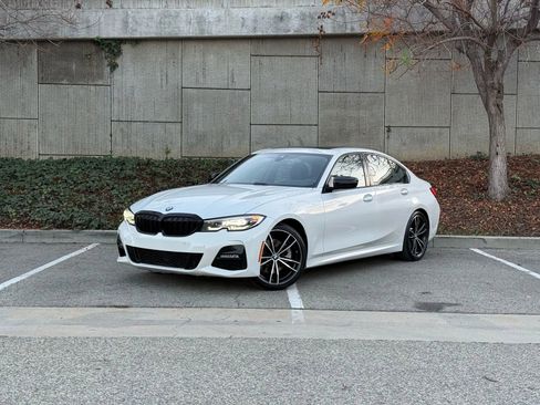 Used 2019 BMW 330i Sedan w/ M Sport Package image 2
