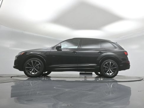 Used 2022 Audi Q7 3.0T Premium Plus w/ Premium Plus Package AWD/4WD image 7