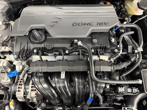 Certified 2026 Hyundai Elantra Sport image 9