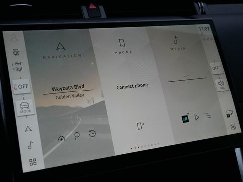 Used 2025 Land Rover Discovery Sport S image 29