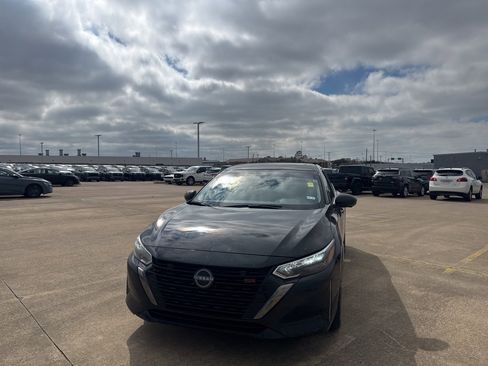 Certified 2025 Nissan Sentra SR w/ SR Premium Package image 6