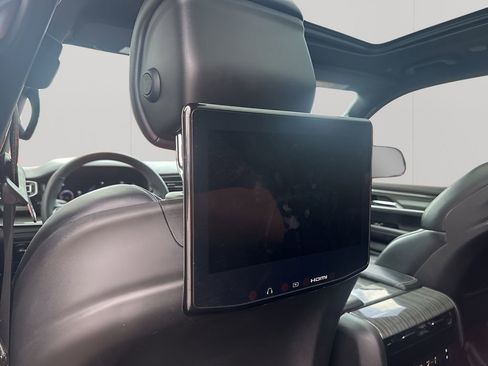 Used 2022 Jeep Wagoneer Series III w/ Premium Group I image 21