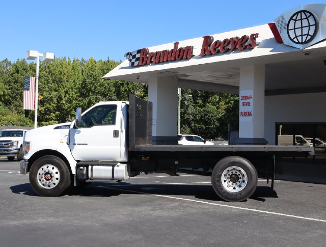 Used 2018 Ford F650 2WD Regular Cab Super Duty image 2