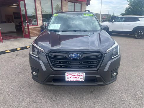 Used 2023 Subaru Forester Premium AWD/4WD image 2