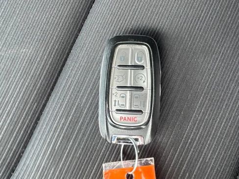 Certified 2018 Chrysler Pacifica Touring w/ Security Group FWD image 30