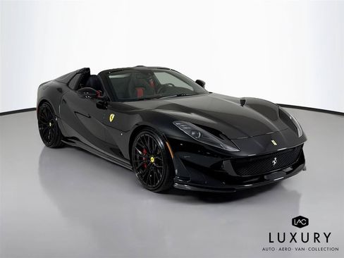 Used 2021 Ferrari 812 GTS RWD image 3