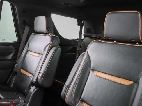 Used 2024 GMC Yukon AT4 w/ Technology Package image 29