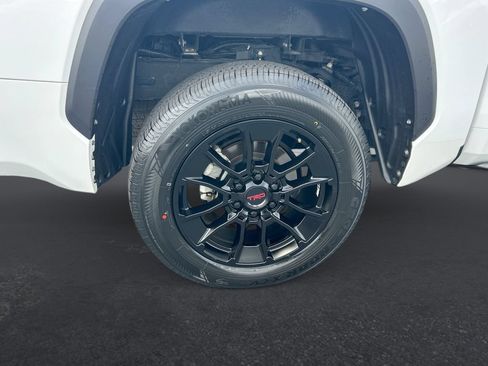 Used 2023 Toyota Tundra SR5 w/ SR5 Convenience Package AWD/4WD image 29