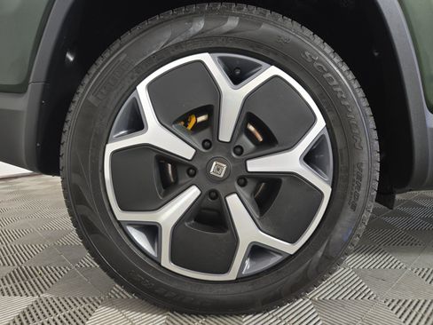 Used 2024 Rivian R1S Adventure AWD/4WD image 12