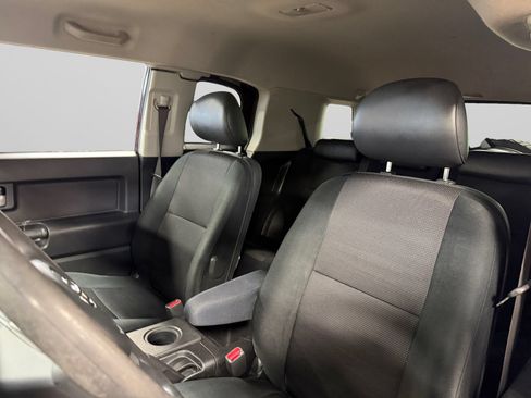 Used 2007 Toyota FJ Cruiser 4WD image 37