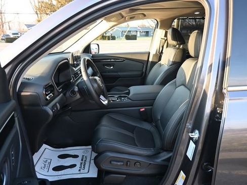 Used 2025 Honda Pilot Touring image 28