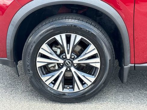 Used 2023 Nissan Rogue SV FWD image 11