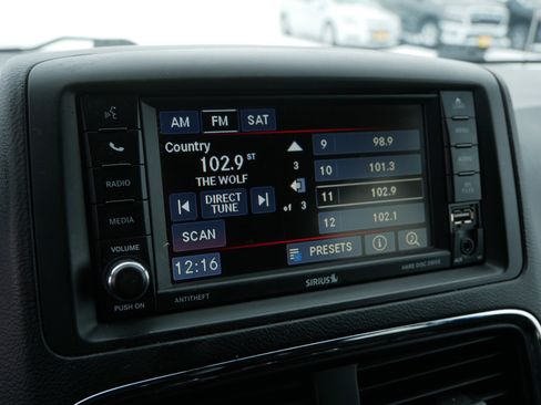 Certified 2016 Dodge Grand Caravan SE image 29