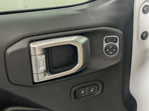 Used 2019 Jeep Wrangler Unlimited Sport S image 24