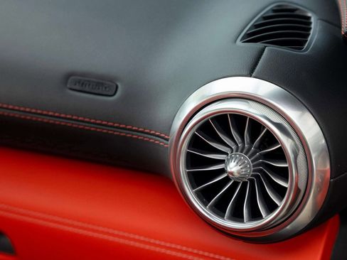 Used 2022 Mercedes-Benz SL 63 AMG 4MATIC image 36