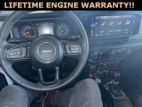 Used 2024 Jeep Gladiator Willys image 4