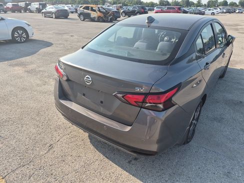 Used 2020 Nissan Versa SV FWD image 7