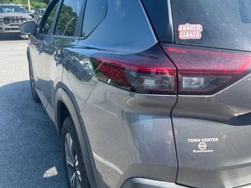 Used 2022 Nissan Rogue SV FWD image 6
