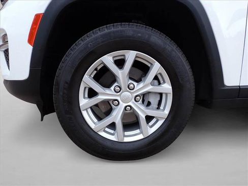 Used 2023 Jeep Grand Cherokee Limited w/ Trailer Tow Prep Group (B) AWD/4WD image 7