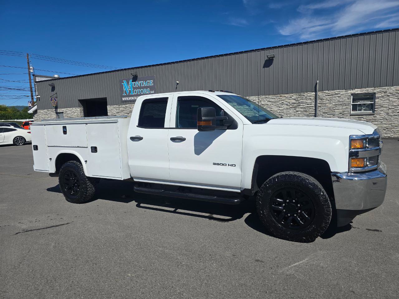 Used 2018 Chevrolet Silverado 3500 W/T AWD/4WD image 5