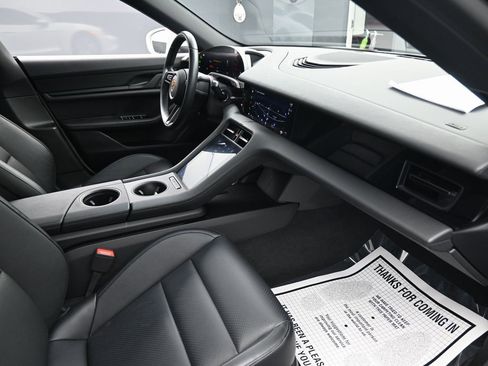 Used 2022 Porsche Taycan image 35