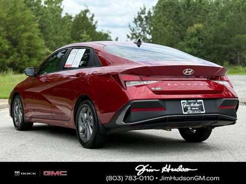 Used 2024 Hyundai Elantra SEL FWD image 11