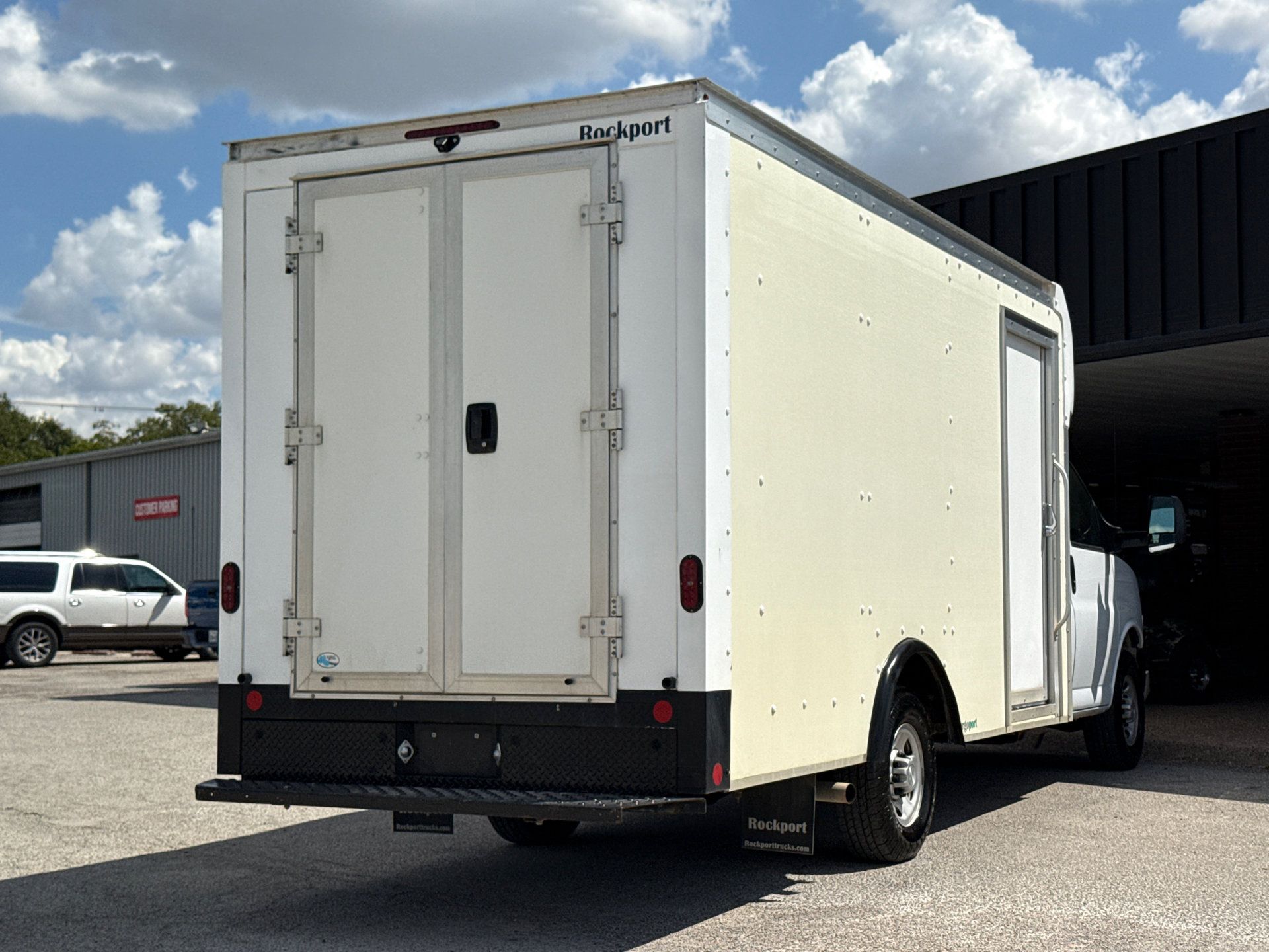 Used 2021 Chevrolet Express 3500 w/ Power Convenience Package RWD image 8
