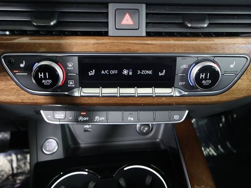 Used 2023 Audi A4 2.0T Premium w/ Convenience Package image 5