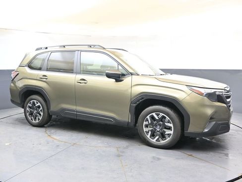 Used 2025 Subaru Forester Premium AWD/4WD image 7