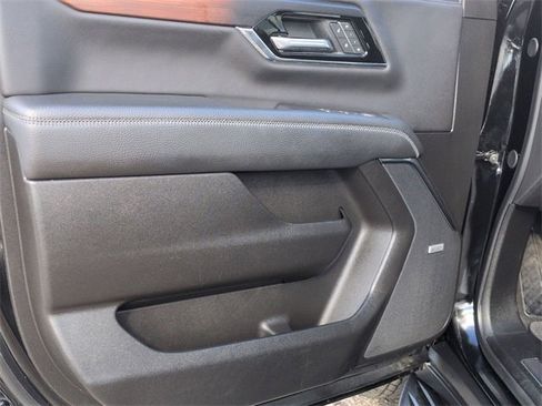 Used 2025 GMC Yukon Denali image 14