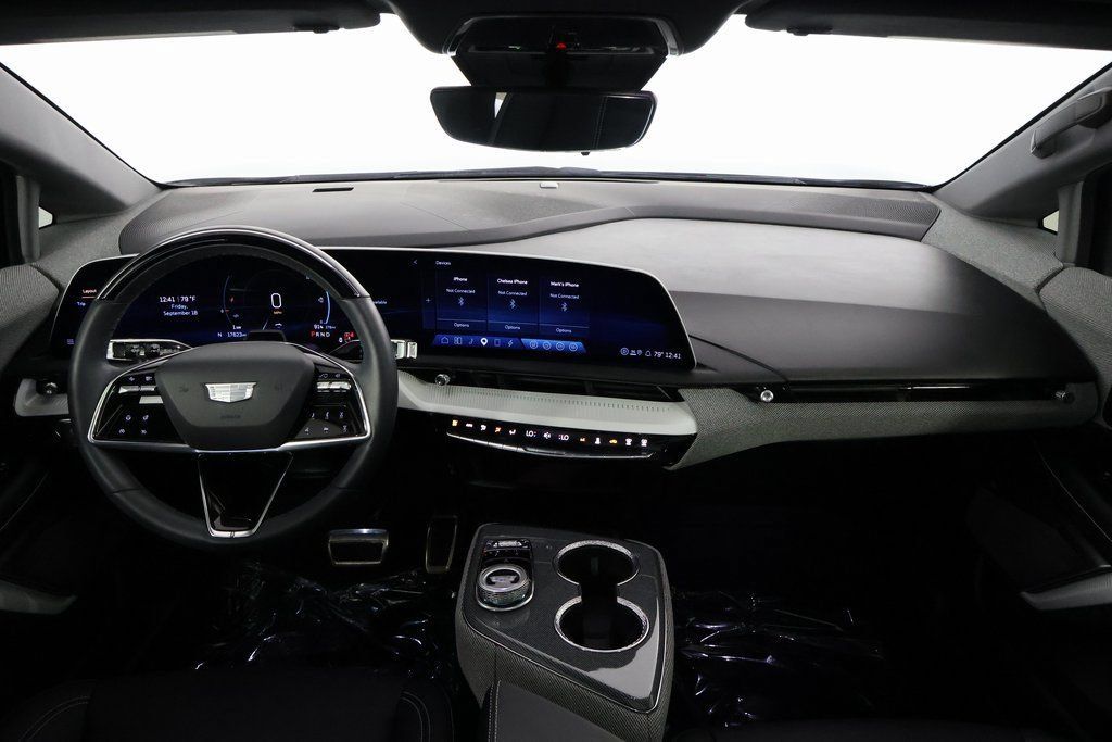 Used 2025 Cadillac Optiq Luxury 1 AWD/4WD image 8