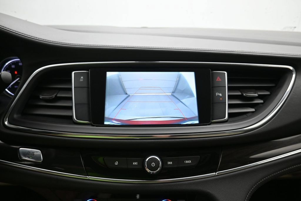 Certified 2018 Buick Enclave Essence FWD image 17