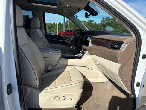 Used 2021 GMC Yukon Denali w/ Denali Ultimate Package image 9
