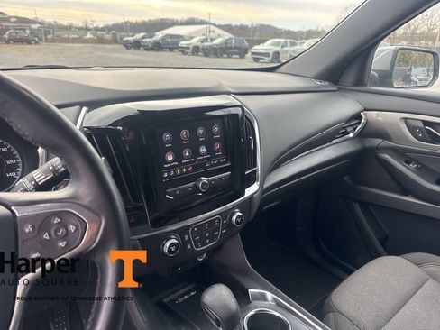 Used 2023 Chevrolet Traverse LT image 15