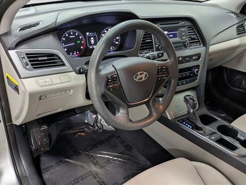 Used 2016 Hyundai Sonata SE image 10