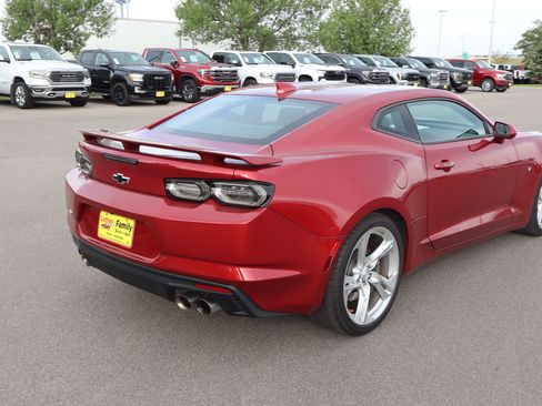 Used 2019 Chevrolet Camaro SS RWD image 7