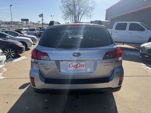 Used 2012 Subaru Outback 3.6R Limited image 4